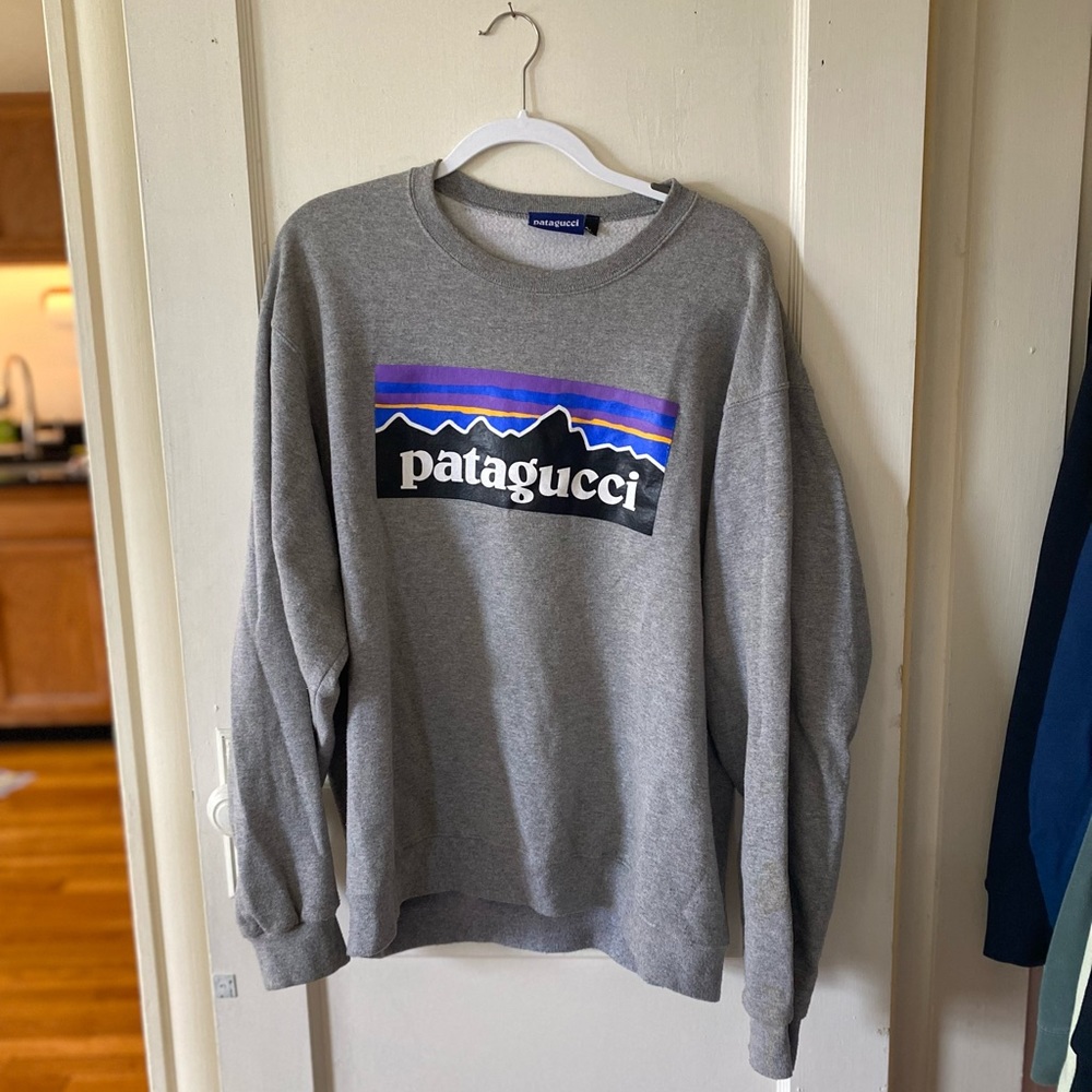Patagucci Crewneck Sweatshirt - Large
